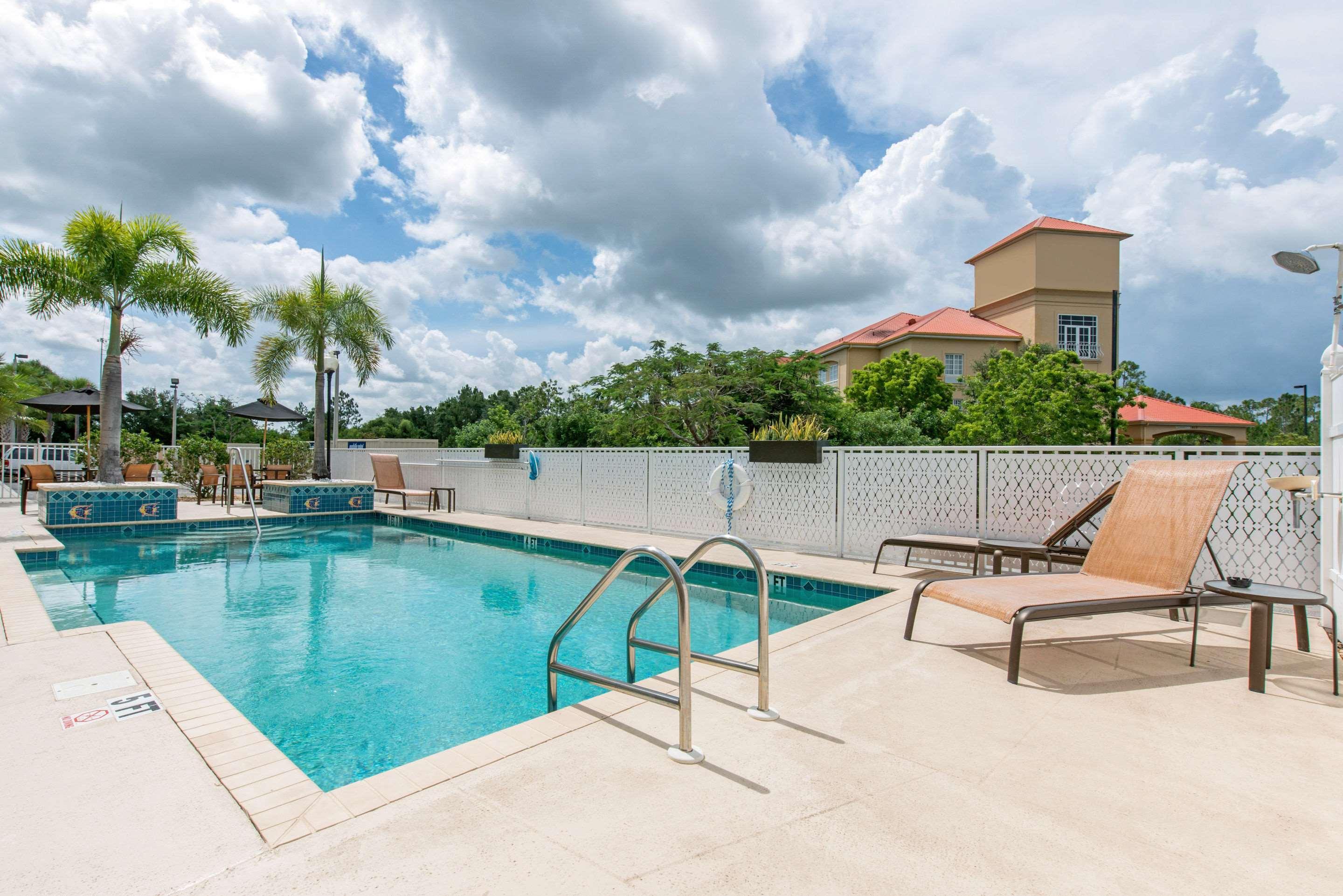 Sleep Inn & Suites Port Charlotte-Punta Gorda Extérieur photo